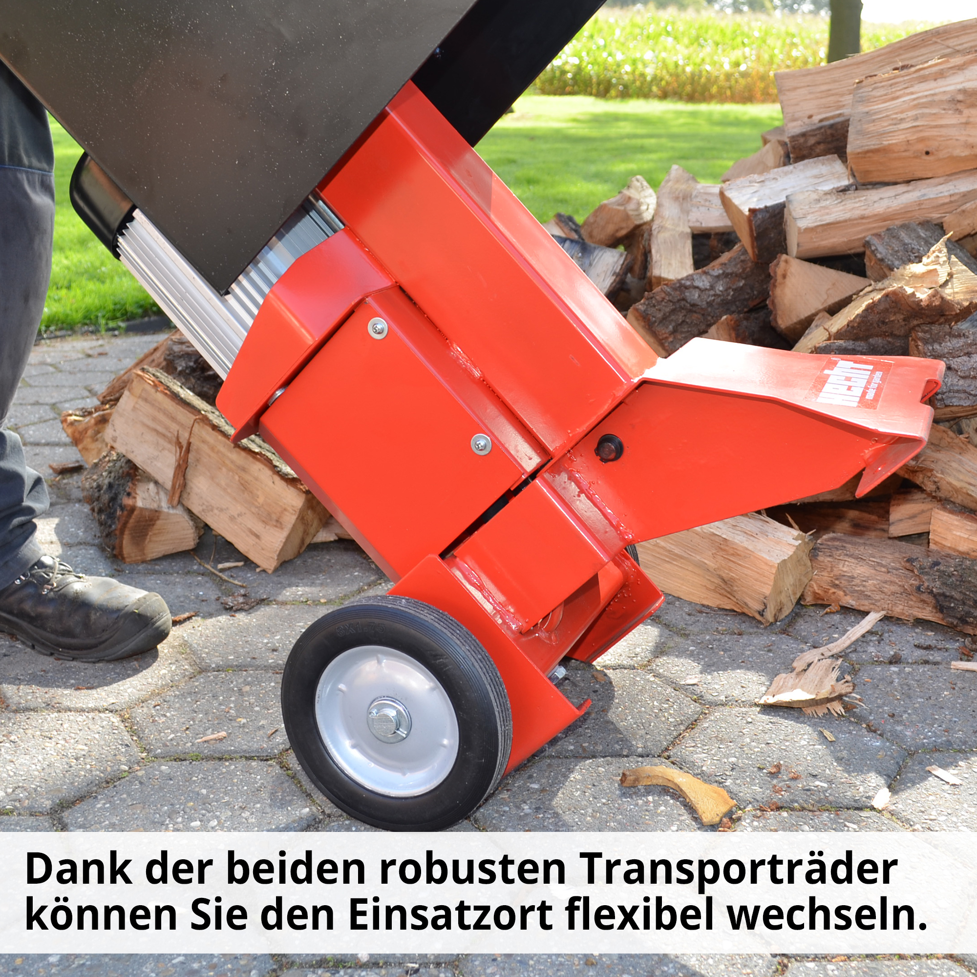 Holzspalter; Transporträder um den Einsatzort flexibel zu wechseln