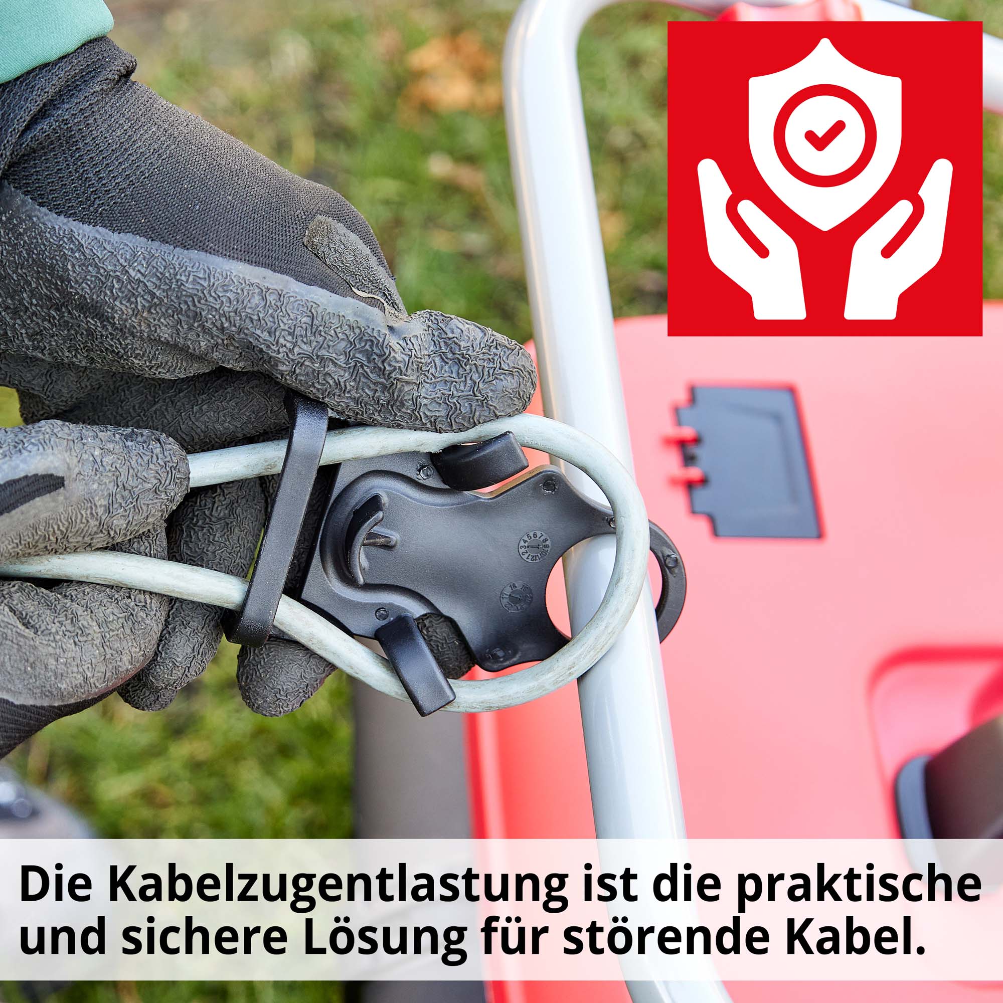 Elektro-Rasenmäher mit Kabelzugentlastung für und gegen störende Kabel 