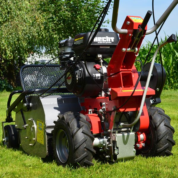 Hecht Benzin-Schlegelmäher 5812 mit robustem Aufbau und großen Hinterrädern 