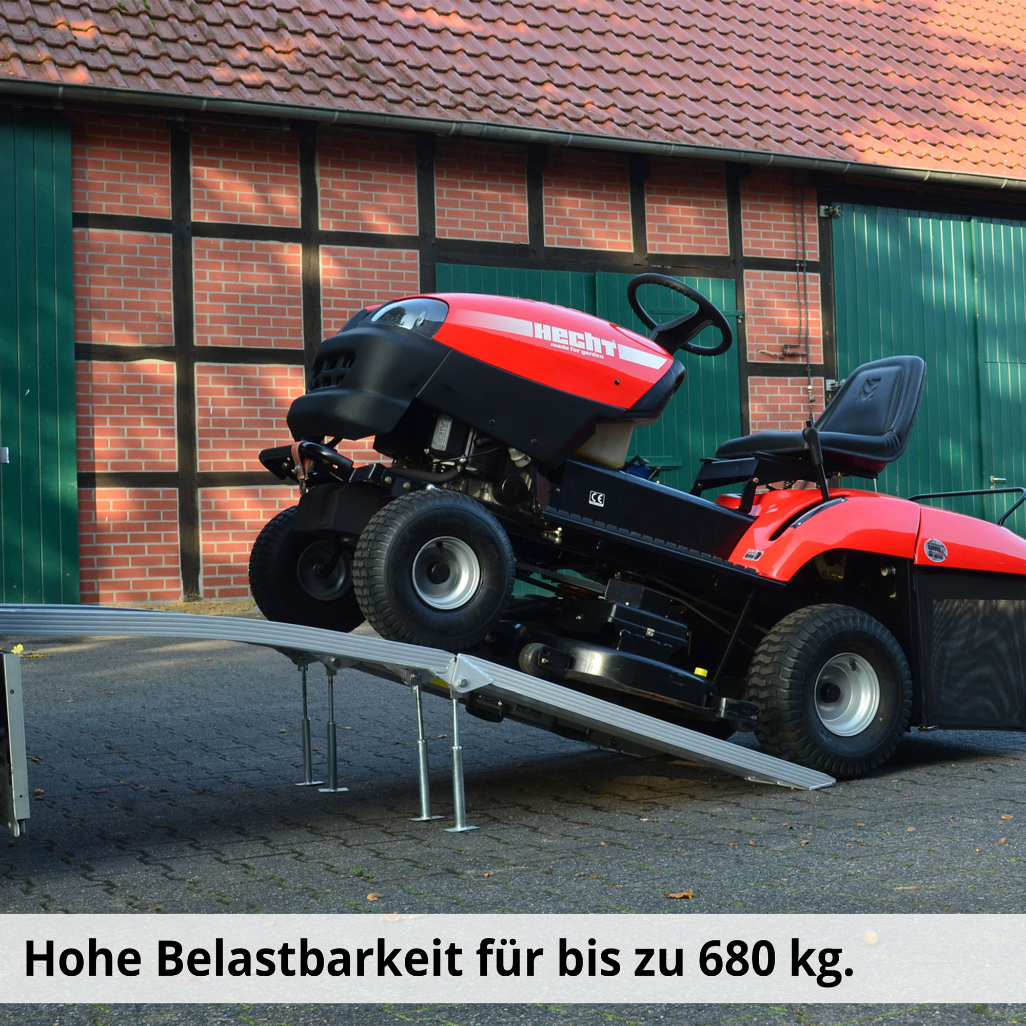 HECHT 005005 Auffahrrampen belastbar – ideal für Rasentraktoren, bis 680 kg Tragkraft beim Verladen