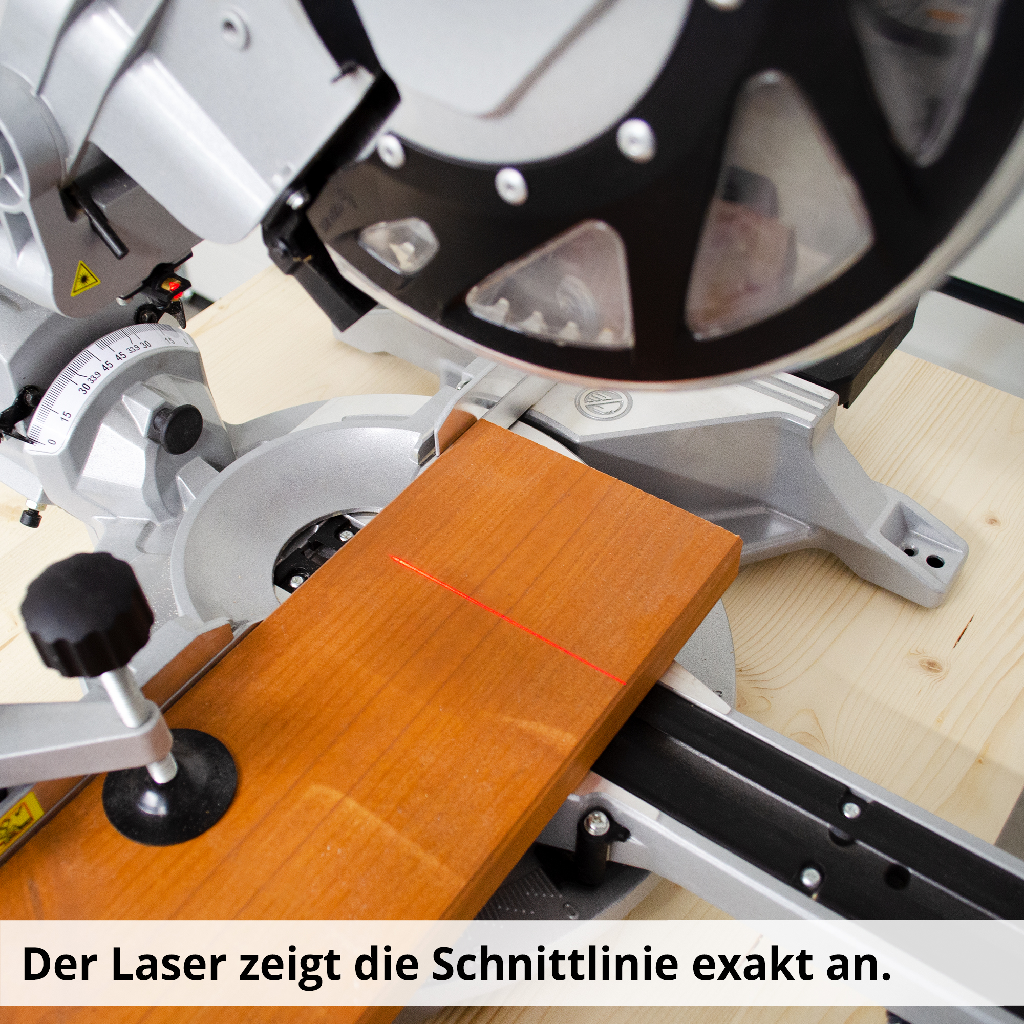 HECHT 828 Kappzugsäge; Der Laser zeigt die Schnittlinie exakt an