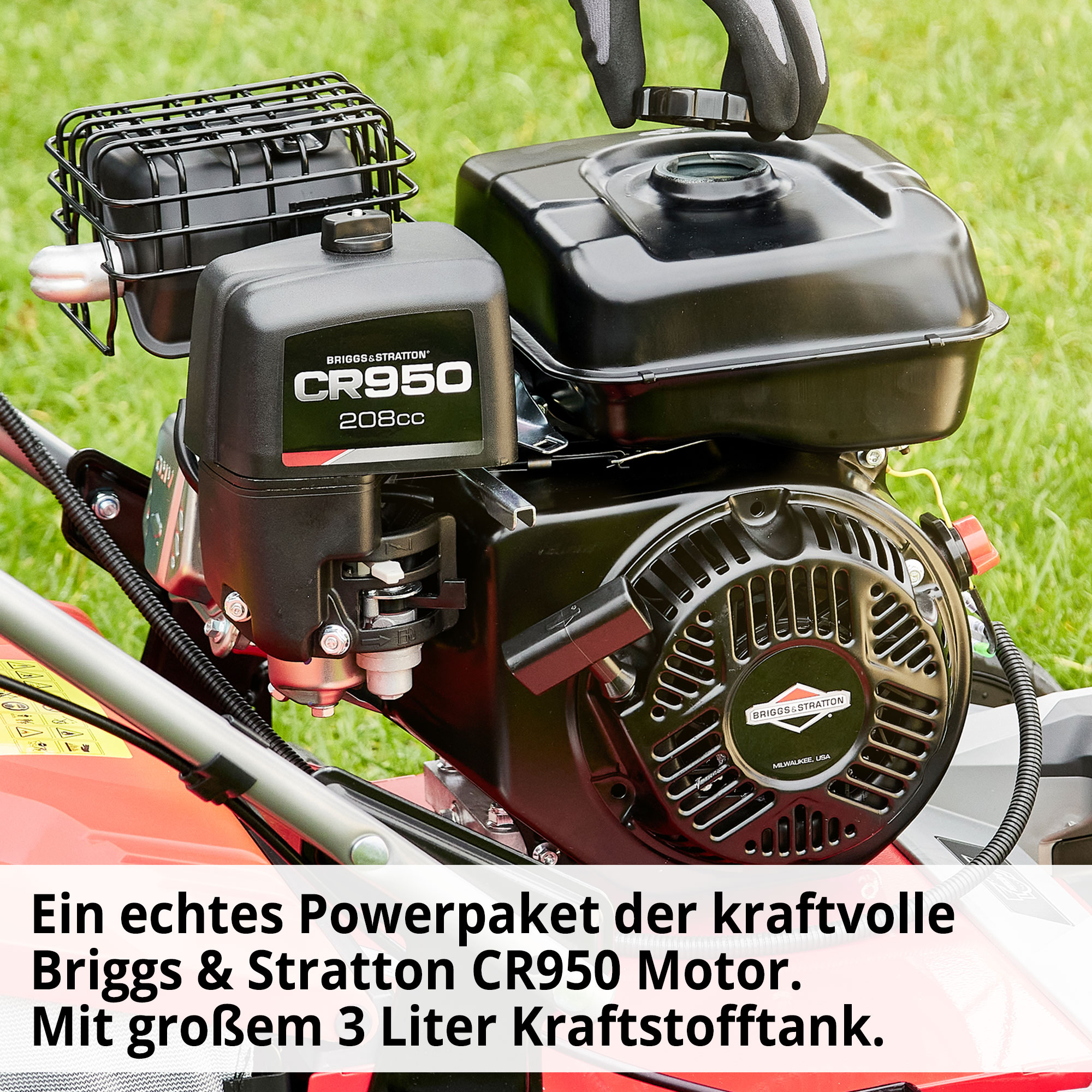 Hecht Benzin-Vertikutierer mit leistungsstarkem Briggs and Stratton Motor und 3 Liter Tank 