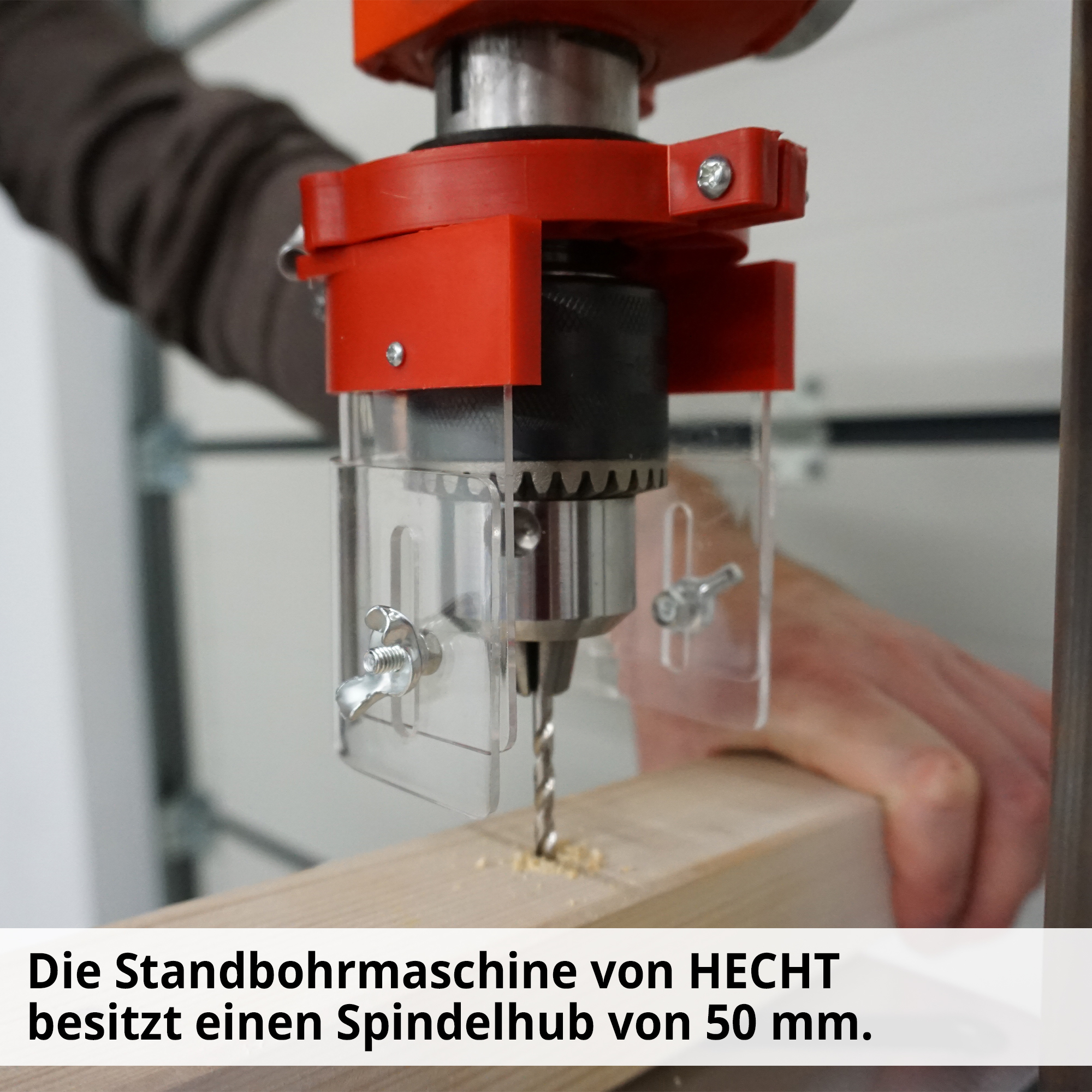 Späneschutz Sicherheitsabdeckung klappbar Standbohrmaschine 50mm Hub HECHT 1055 (Dieses Bild wurde mit Hilfe von KI generiert.)