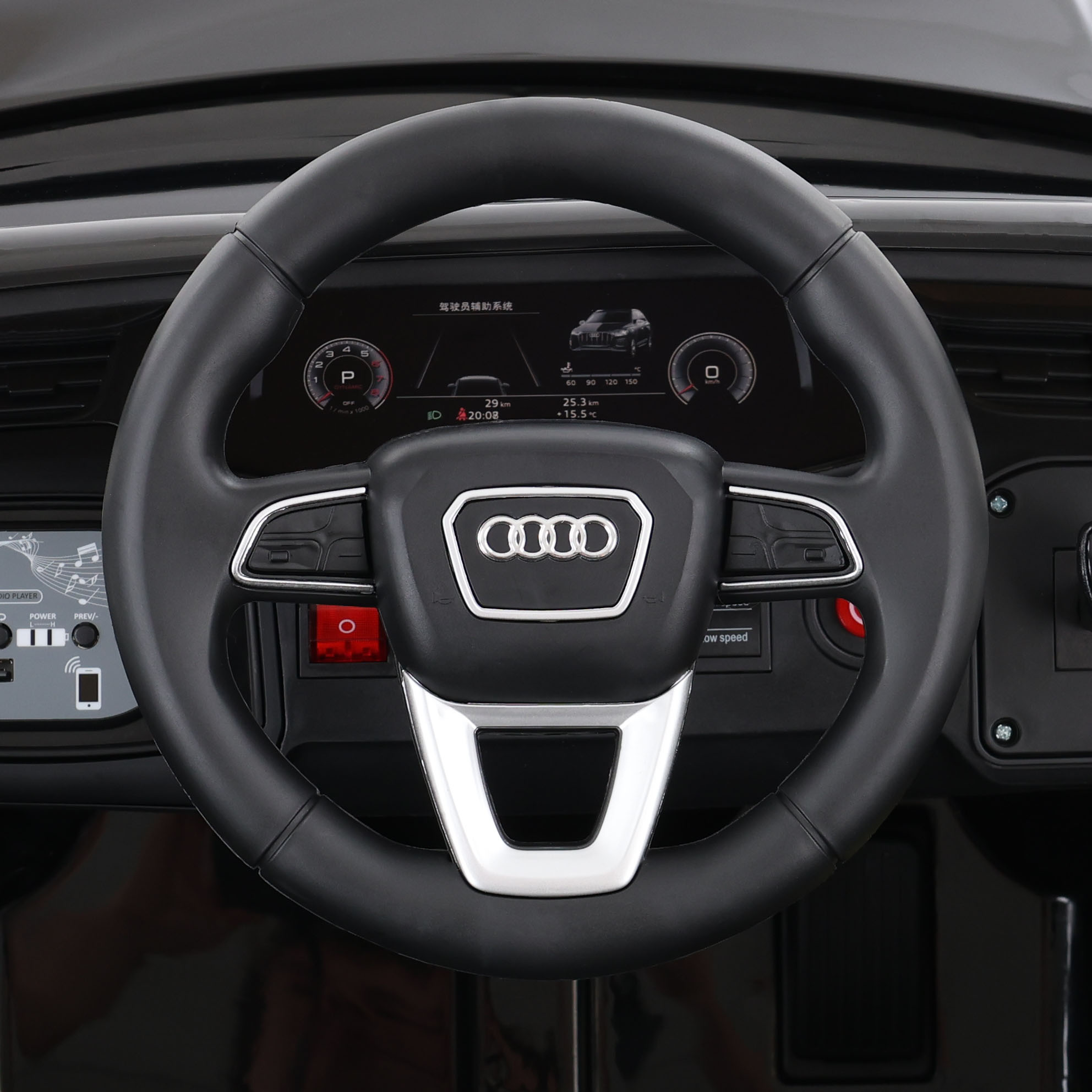 Elektroauto Audi Q7: Sportlenkrad mit Audi-Logo und Bedienknöpfen (Dieses Bild wurde mit Hilfe von KI generiert.)