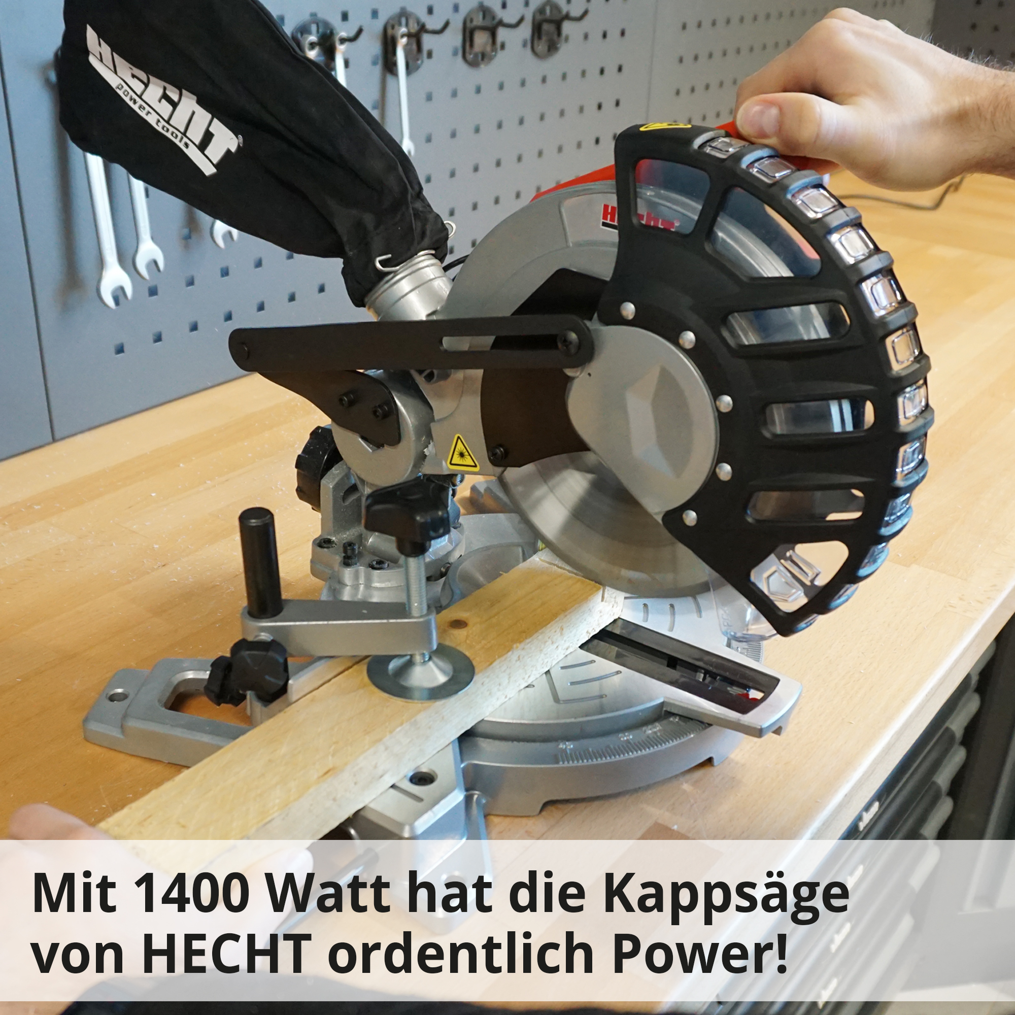 HECHT 813 Kappsäge; Mit 1400 Watt hat die Kappsäge ordentlich Power  HECHT 813 Kappsäge; Mit 1400 Watt hat die Kappsäge ordentlich Power