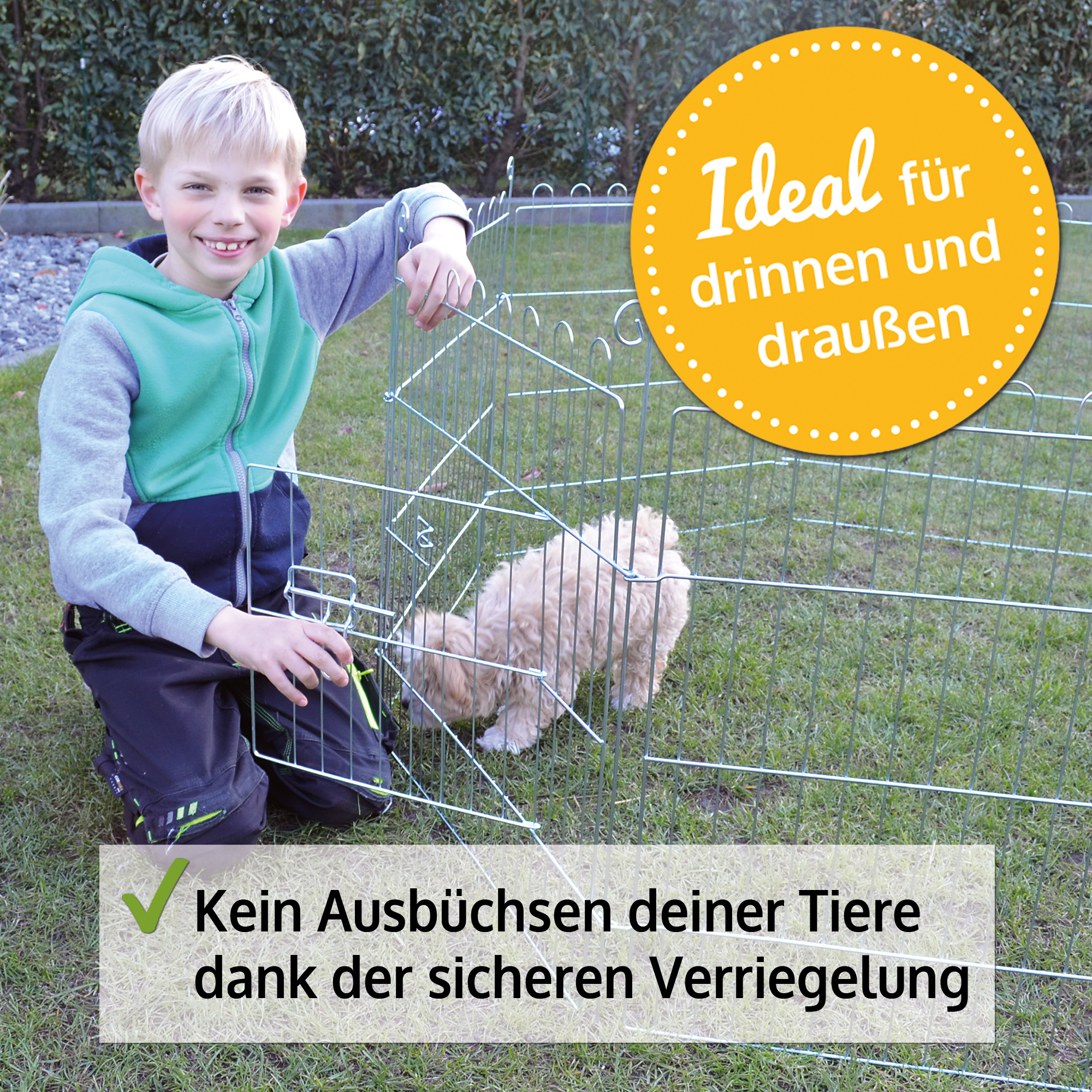 Hasenauslauf mit grünem Netz und Sonnenschutz – optimal für draußen