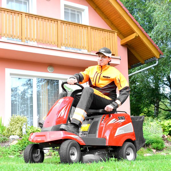 Benzin-Rasentraktor-Aufsitzmäher mit dem selbst die Post Fahren will 
