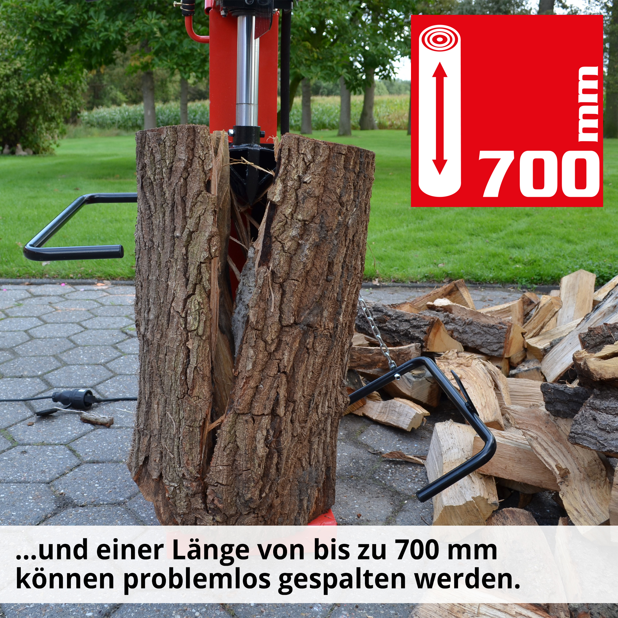 Holzspalter; Für bis zu 700 Millimeter lange Stämme und Äste