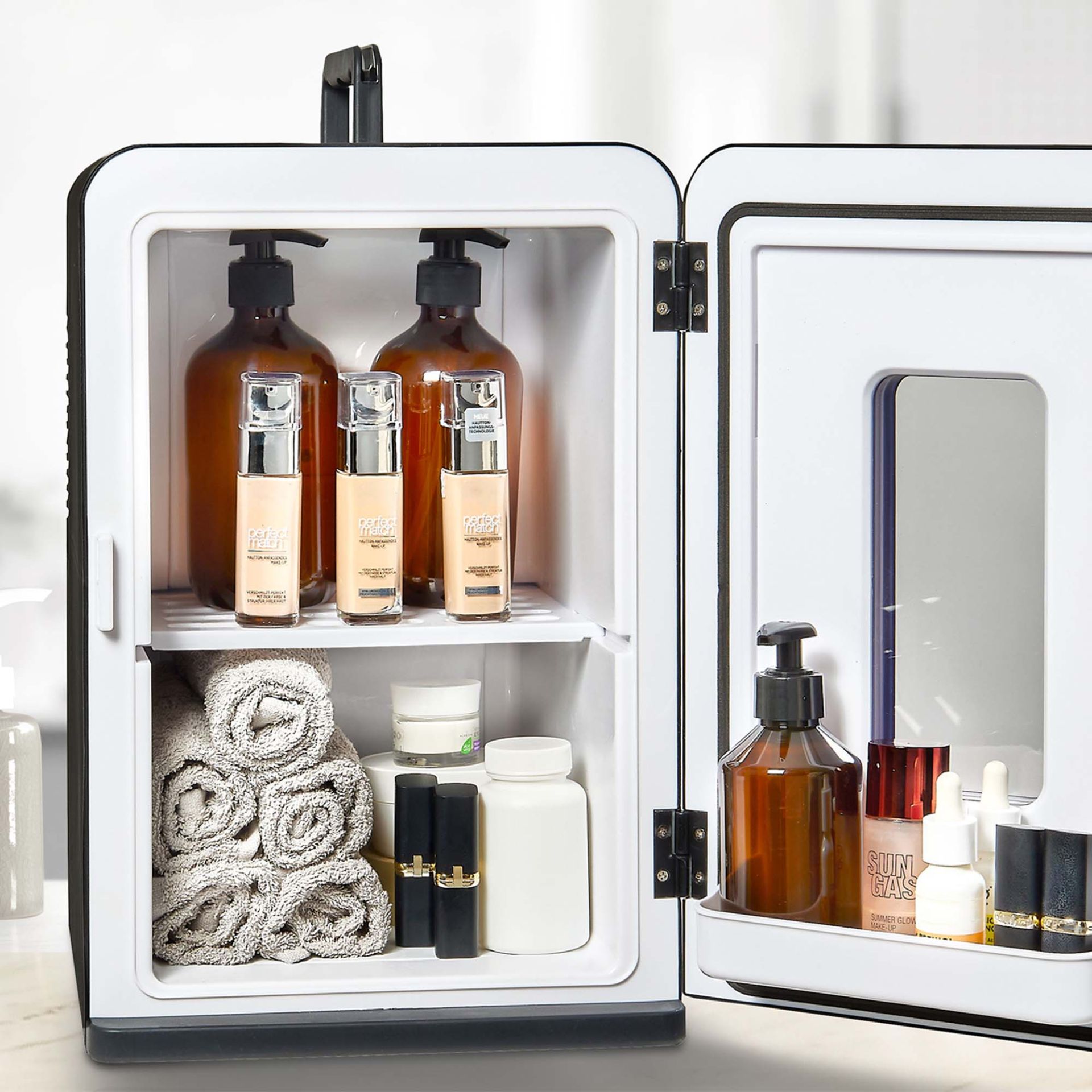 TOM Mini Kühlschrank; auch zum Aufbewahren von Kosmetika oder Medikamenten