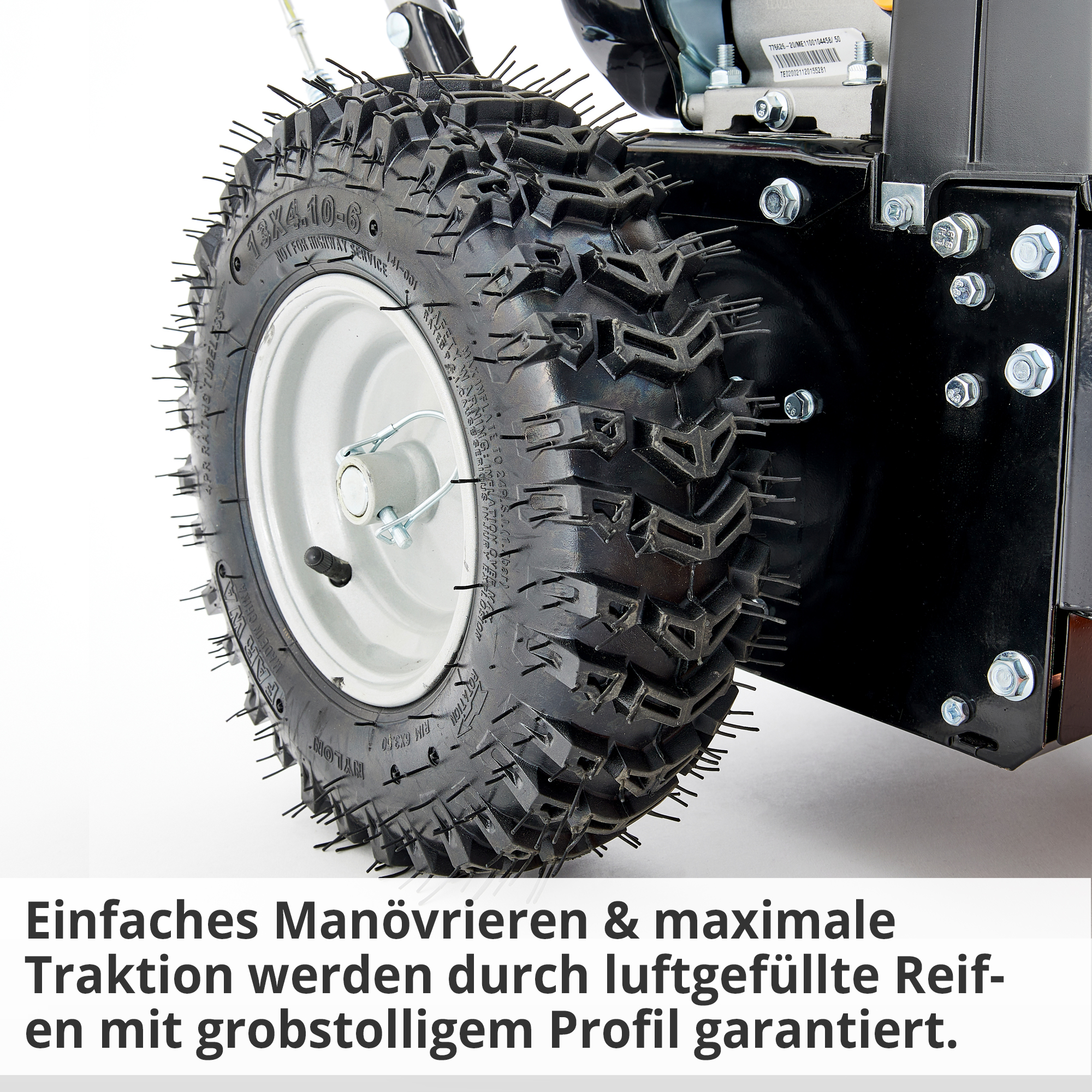 Hecht 8615 Kehrmaschine SET; Einfaches manövrieren und maximale Traktion werden durch luftgefüllte Reifen mit grobstolligem Profil garantiert