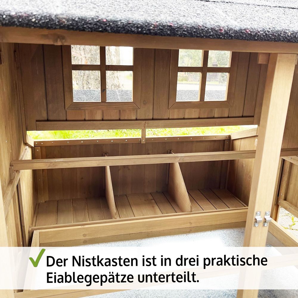 Hühnervoliere Berghof; drei Eiablegeplätze