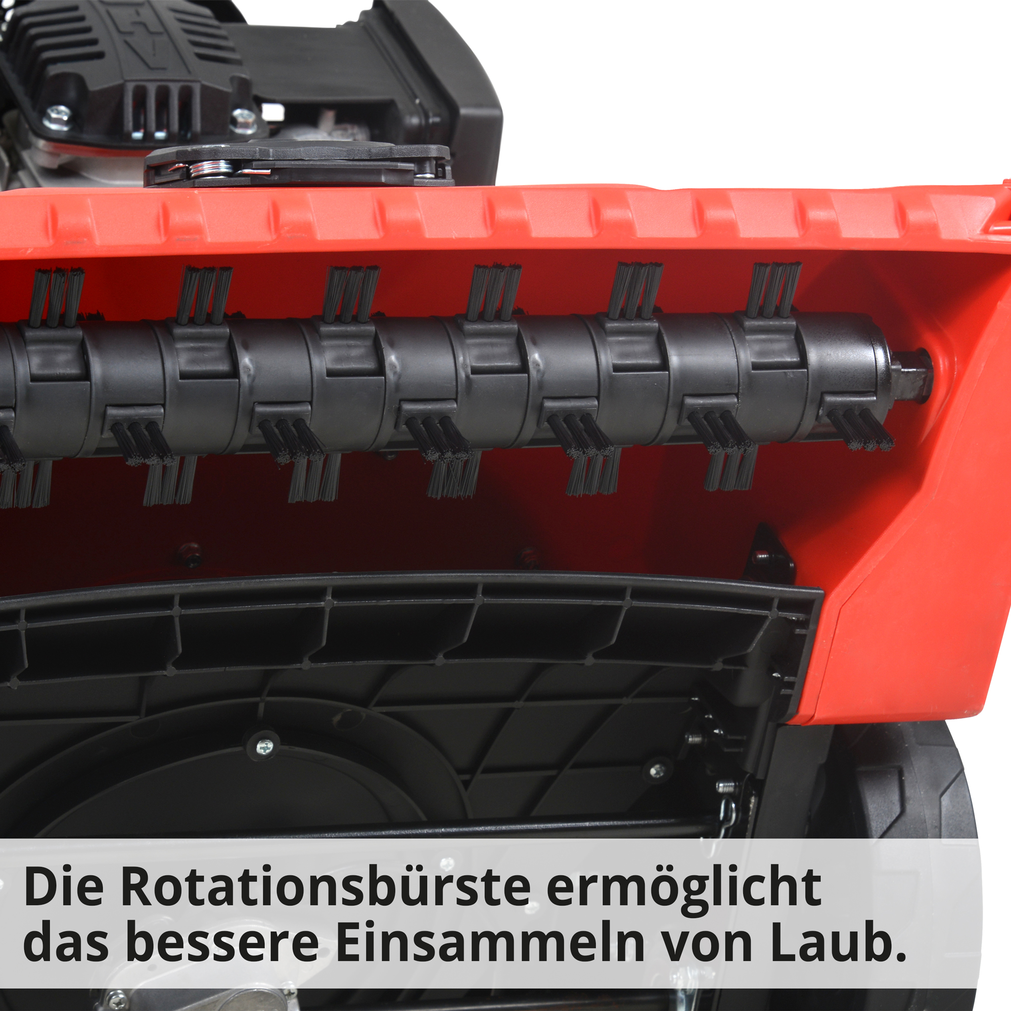 Laubsauger + Kehrwalze; Die Rotationsbürste ermöglicht das bessere Einsammeln von Laub