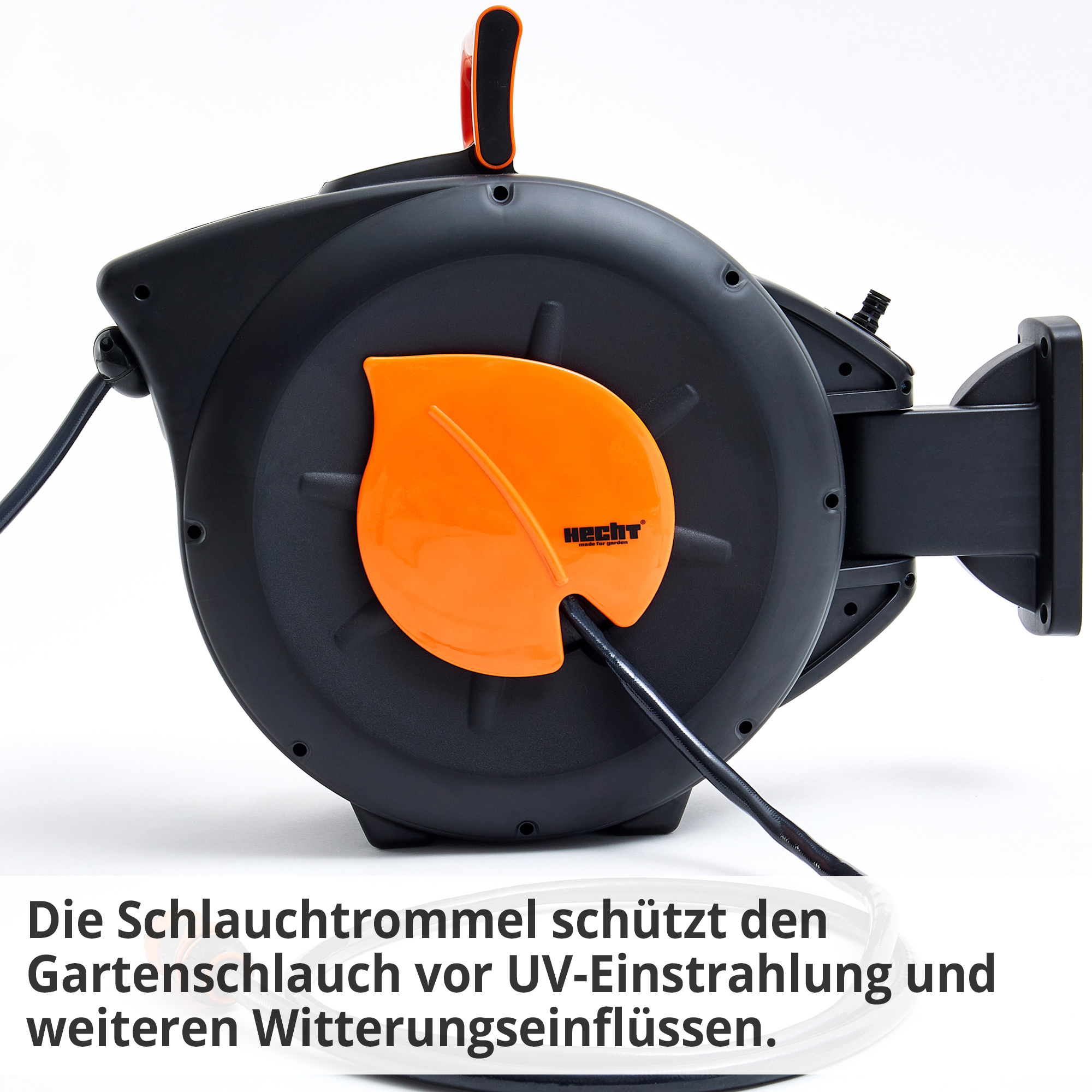 Wand-Schlauchtrommel; Schutz vor UV-Einstrahlung und Witterung (Dieses Bild wurde mit Hilfe von KI generiert.)