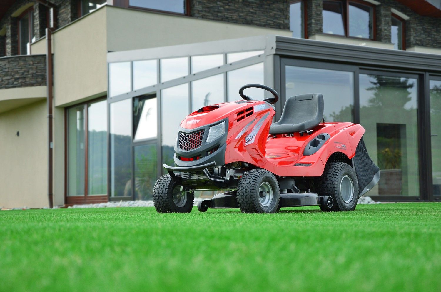 Hecht Benzin-Rasentraktor Aufsitzmäher 5176 mit 4-Takt Briggs and Stratton Motor und 270 Liter Grasfangkorb 