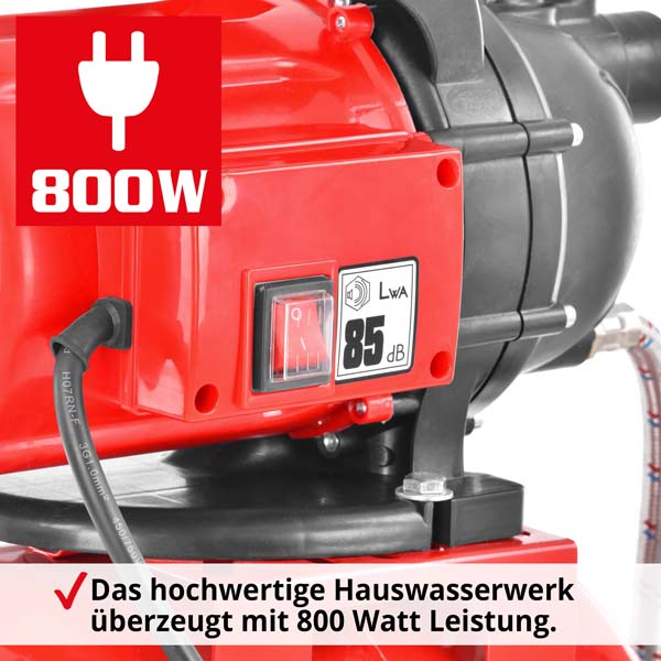 Hauswasserwerk mit 800W Motor, Lautstärke 85 dB, Nahaufnahme mit Ein-/Ausschalter