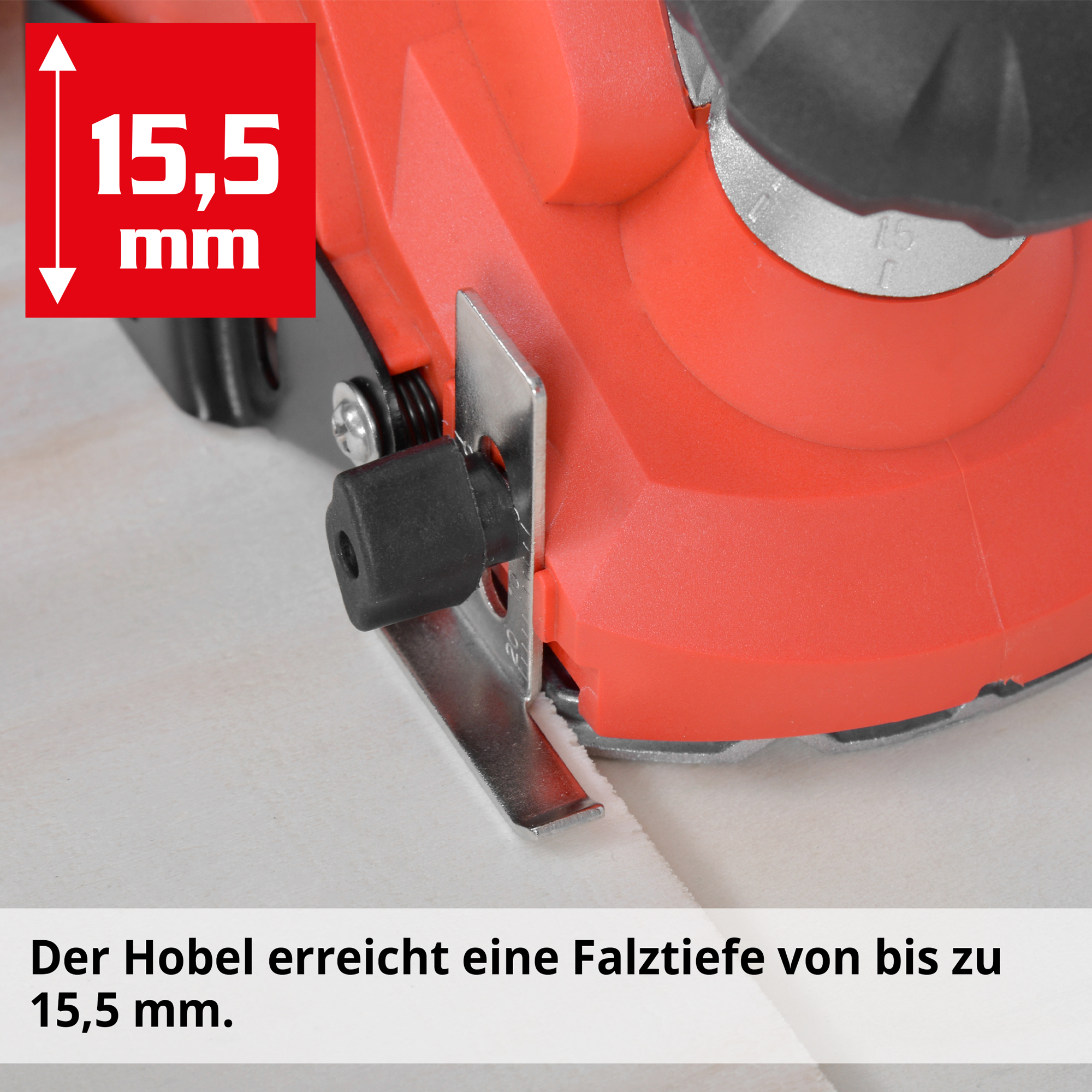 Der Elektrohobel von HECHT erreicht eine Falztiefe von 15,5 mm