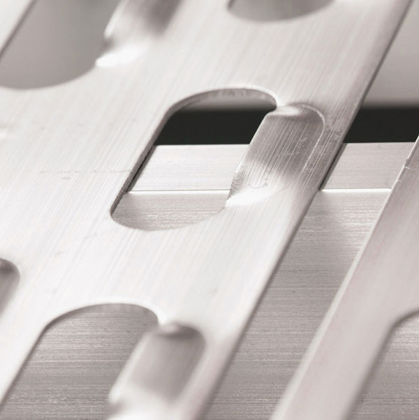 Auffahrrampen Oberfläche – rutschfeste Aluminiumstruktur mit eingeprägten Profilmulden für Grip