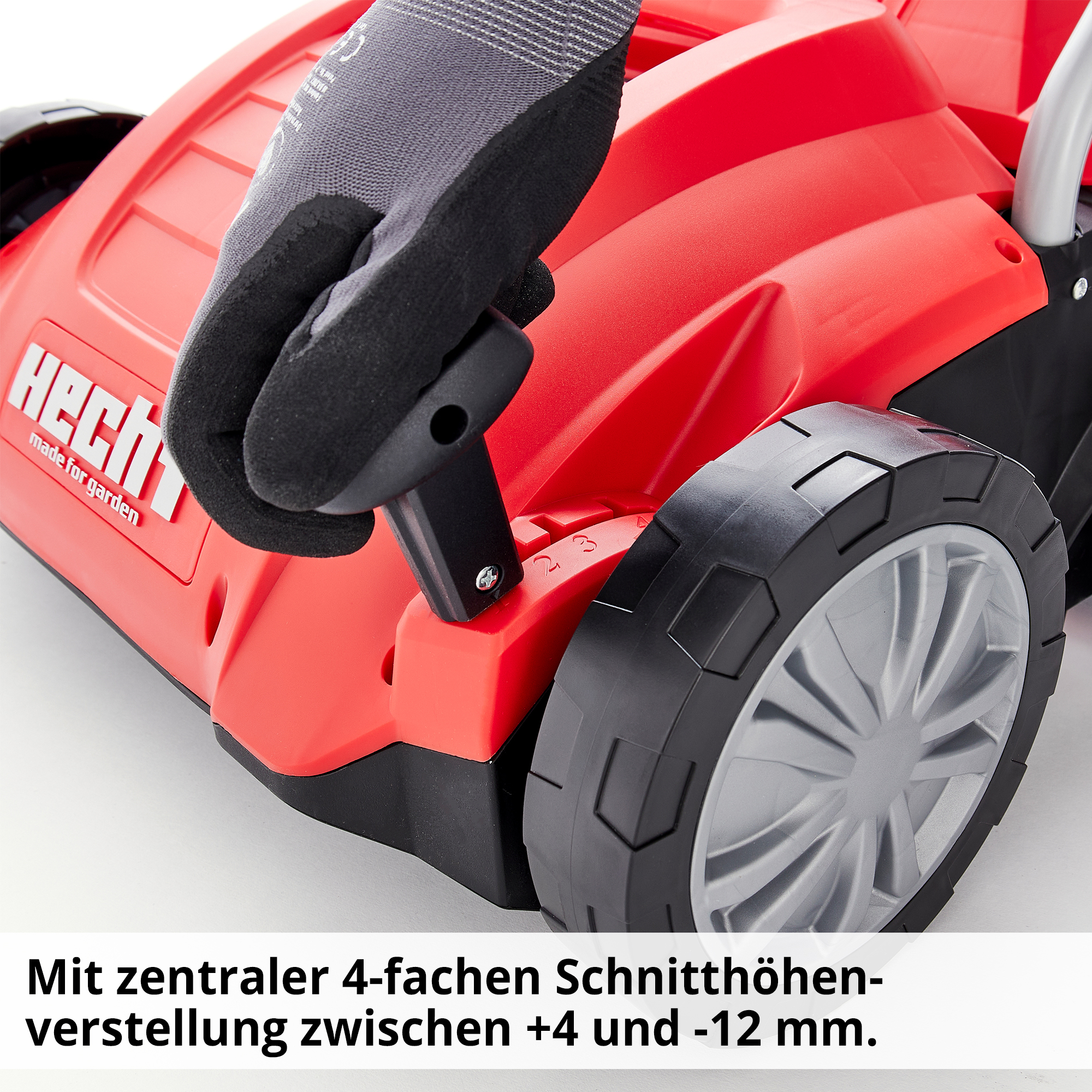 Vertikutierer; 4-fache Schnitthöhenverstellung zwischen +4 und -12 Millimeter